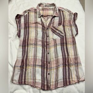 Maunces  sleeveless button down blouse size L